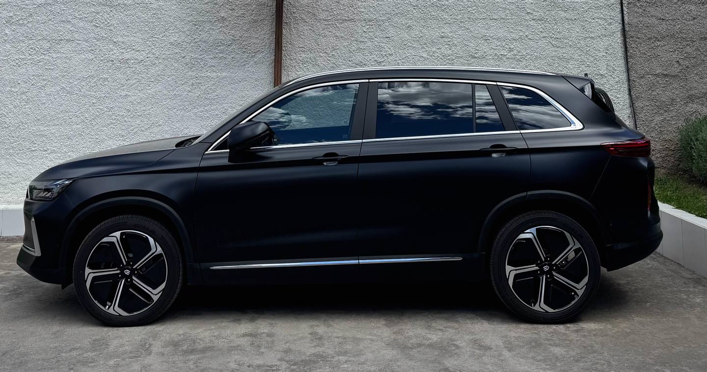 Side view of the satin-black Skywell BE11.